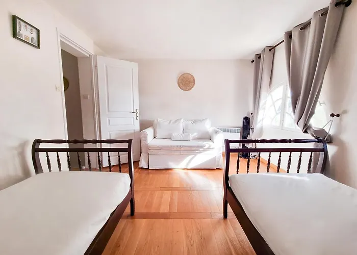 Mont Des Oiseaux Apt T3 Avec Piscine Hyères